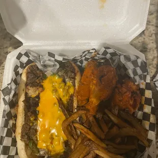 Cheesesteak combo (comes with wings, fries and a drink)