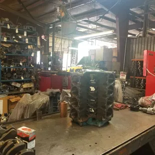 Eingine builder station