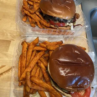 Bleu Bacon Burger &amp; Sweet Potato Fries done right!!