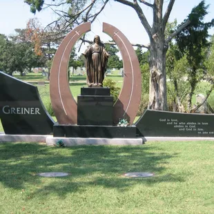 Beautiful Estate Monument in Rose Hill Burial Park