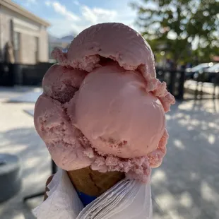 Strawberry ice cream
