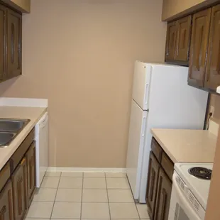 One Bedroom Kitchen $600-$665