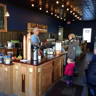 customers at a coffee shop