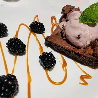 Flourless Cacao Cake*