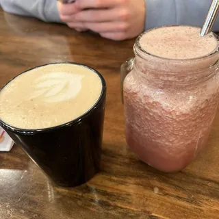 Org. Mango and Pineapple Fruit Smoothie