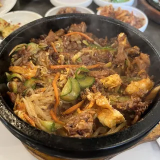 Hot Stone Pot Chicken Bimbimbap