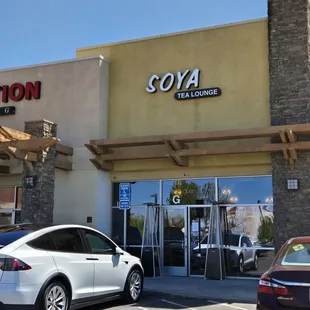 New milk tea place in town...heard it&apos;s
