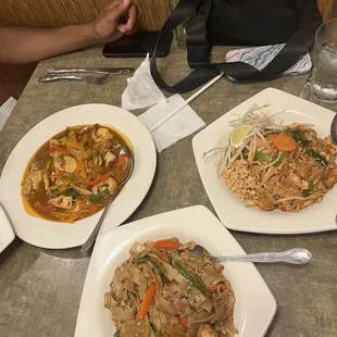 L26. Pad Phed; L4. Pad Thai; Drunken Noodle