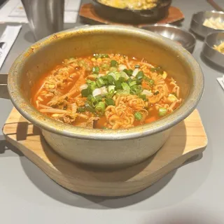 Spicy Korean Ramen with Brisket ()