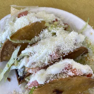 3 crunchy chicken tacos