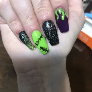 The nail art was rushed and looked terrible!