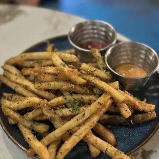 Farmhouse Garlic Fries