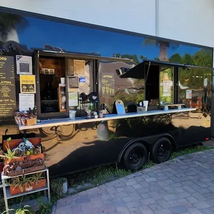 Nice setup with very detailed signs of what they offer. Area is very clean.