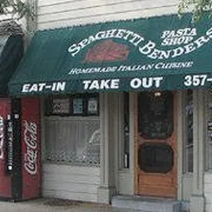 the outside of the restaurant