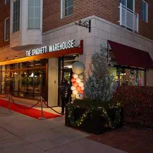 the entrance to spaghetti warehouse