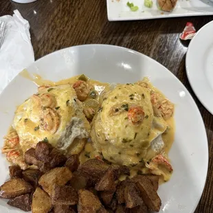 Crab cake eggs Benedict