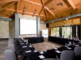 POSTOAK Lodge & Retreat