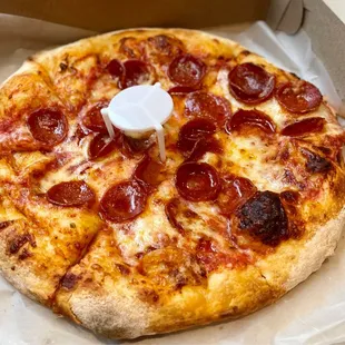 Small pepperoni pizza