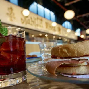 mollete de jamon serrano con sangria!