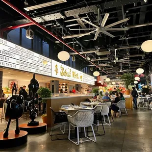 ramen and noodles, interior