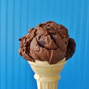 Dark Chocolate Cake Cone
