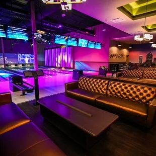 Elite Suite bowling room