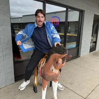 Jojo M.