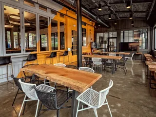 COhatch Polaris - The Pub