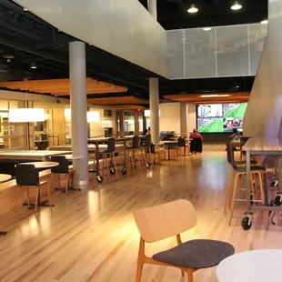 a bar and dining area