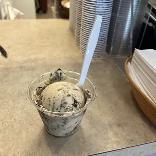 Tried the peanut butter Oreo and it was delicious!