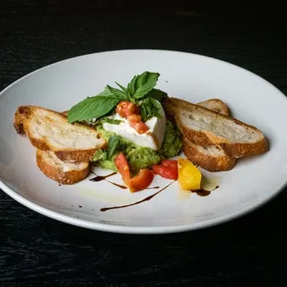 Burrata Avocado