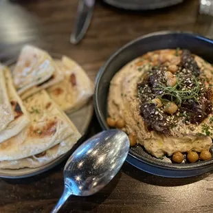 Oxtail hummus