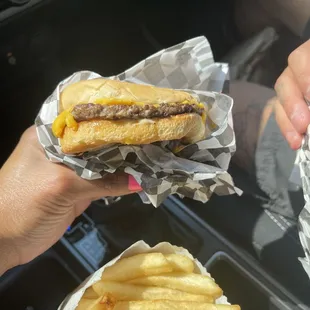 Mini cheeseburger