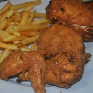 chicken wings and fried chicken, fried chicken wings, chicken, food, fried chicken, bbq chicken, bbq wings, poultry, chicken wings