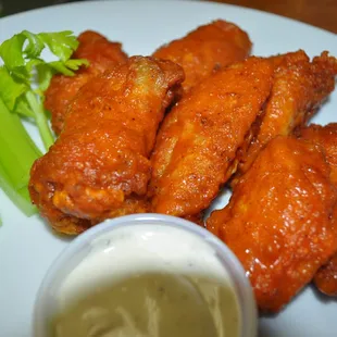 chicken wings and fried chicken, bbq chicken, fried chicken wings, food, fried chicken, poultry, chicken, chicken wings, bbq wings