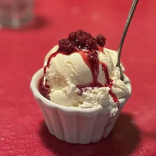 Vanilla ice cream with raspberries