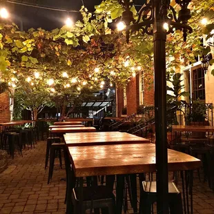 Spasso -- outdoor dining