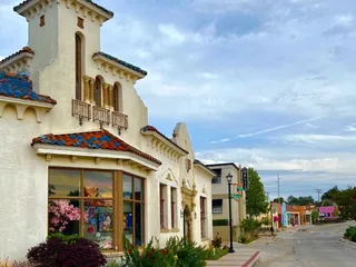 Paseo Gallery One