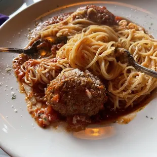 Spaghetti and meatballs.