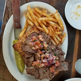 Cheesy Garlic Steak Sandwich