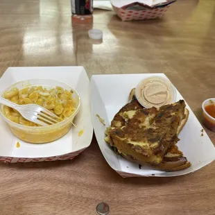 Mac &amp; cheese and Clucker sandwich