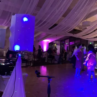 Dj &amp; Professional Lighting Services