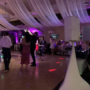 Dj &amp; Professional Lighting Services