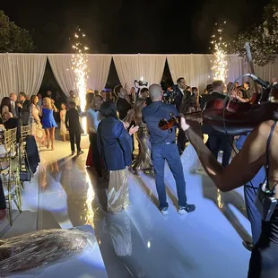 Special Effects - Sparklers can be a real showstopper for any event or celebration. From weddings to gender reveals &amp; more!