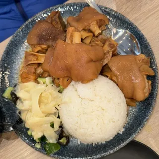 C04. Pork Knuckle Over Rice /