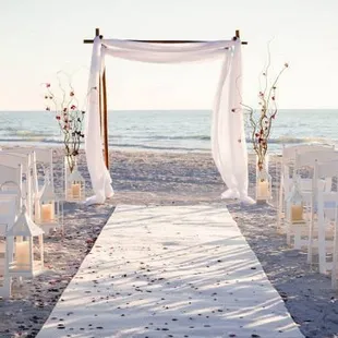 We offer specialized Destination Beach Weddings that are not cookie cutter. Unique to You.