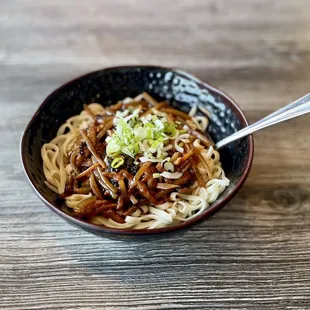 Sweet Garlic Pork Noodles