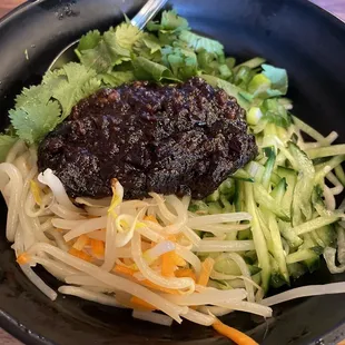 Sweet Garlic Pork Noodle