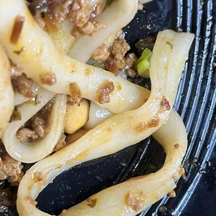 This is chow fun machine cut made of rice. Not knife cut noodle.