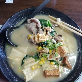 C10 Knife Cut Dry Noodles w/ Spicy Sauce